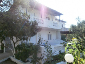 Billy's Amoudi Apartments